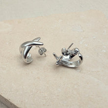 Load image into Gallery viewer, Silver Criss Cross Earrings