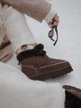 Load image into Gallery viewer, Emu Sheepskin Sunnie Boots