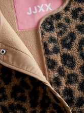 Load image into Gallery viewer, Leopard Teddy Vest