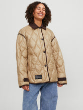 Load image into Gallery viewer, Contrast Quilted Jacket