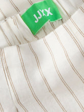 Load image into Gallery viewer, Linen Pinstripe Shorts