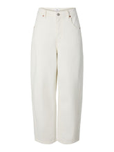 Load image into Gallery viewer, White Barrel Jeans