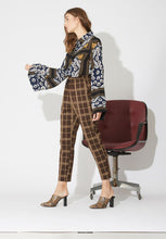 Load image into Gallery viewer, Filagree Floral Blouse
