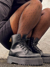 Load image into Gallery viewer, Spot Fishnet tights