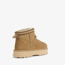 Load image into Gallery viewer, Emu Sheepskin Mim Boots