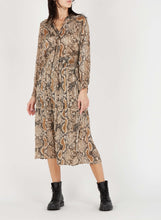 Load image into Gallery viewer, Snake Blouse