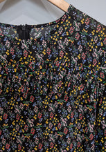 Load image into Gallery viewer, Winter Floral Blouse