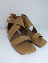 Load image into Gallery viewer, Heeled Tan Sandals
