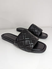 Load image into Gallery viewer, Quilted Slip On Sandals