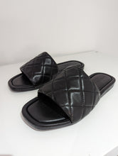 Load image into Gallery viewer, Quilted Slip On Sandals