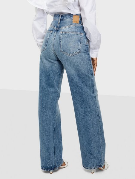 Ultra Wide Leg Jeans