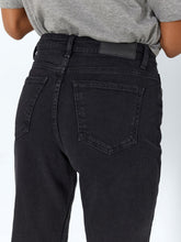 Load image into Gallery viewer, Moni Straight Leg Jeans