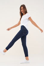 Load image into Gallery viewer, Glamour Indigo Capri Push In Jeans